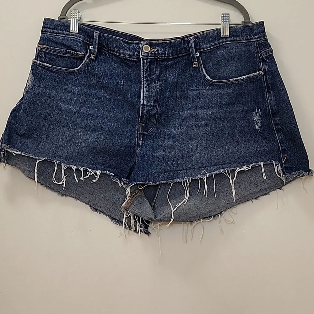 Good American '90s Cutoff Distressed Denim Shorts Blue Size 16